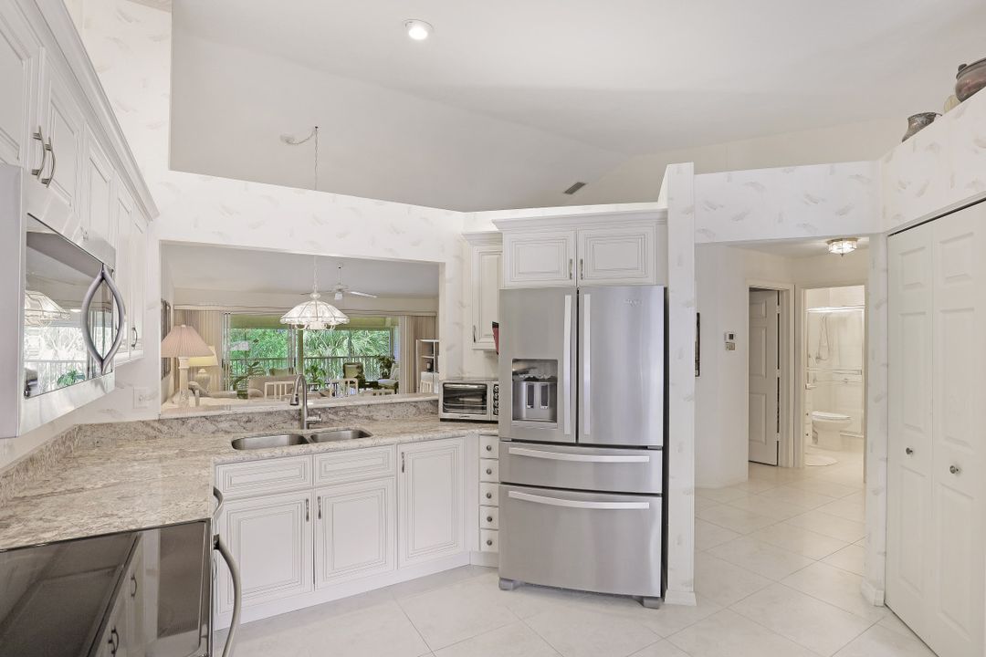 680 Woodshire Ln #H 4, Naples, FL 34105