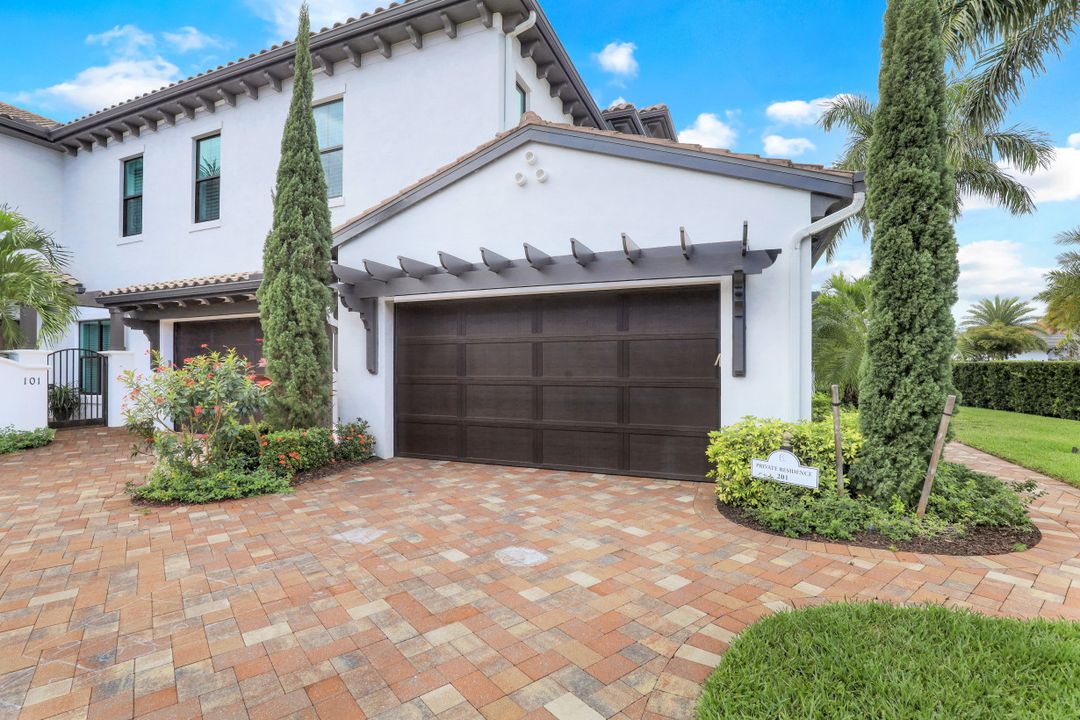 16380 Corsica Way #201, Naples, FL 34110