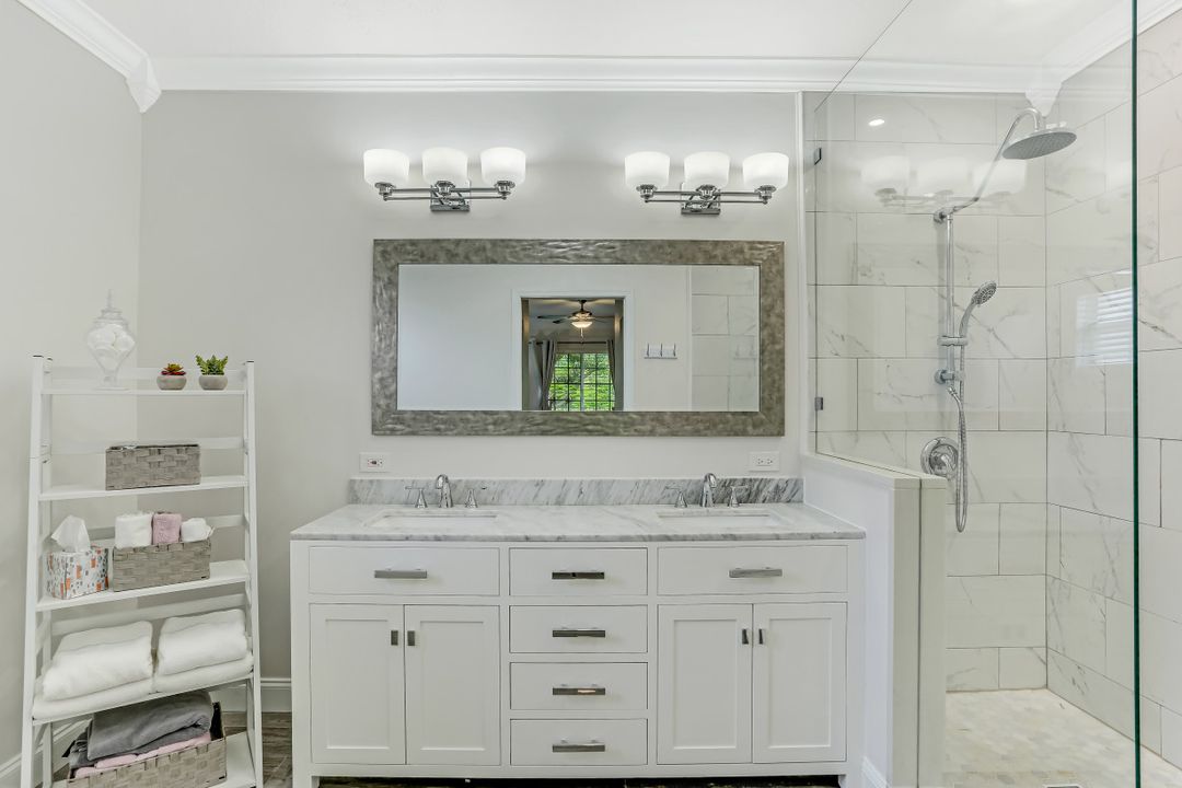 680 Luisa Ln #4, Naples, FL 34104