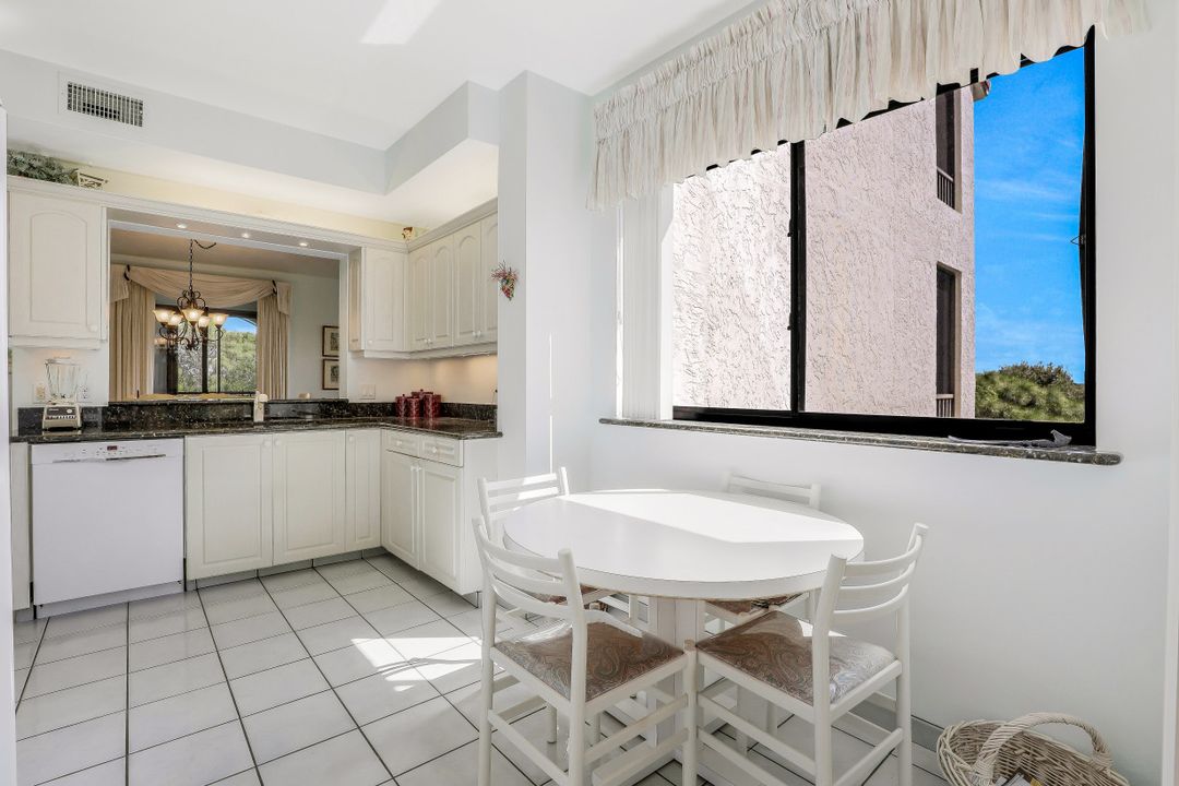 6500 Valen Way #402, Naples, FL 34108