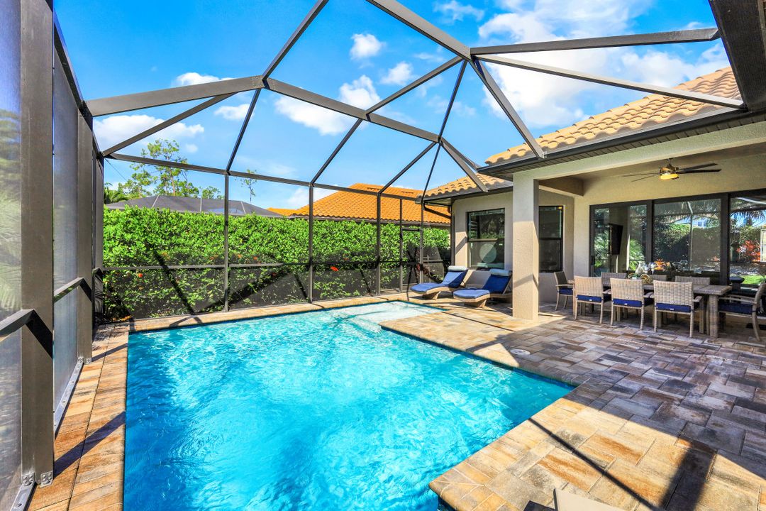 8696 Dilillo Ct, Naples, FL 34119