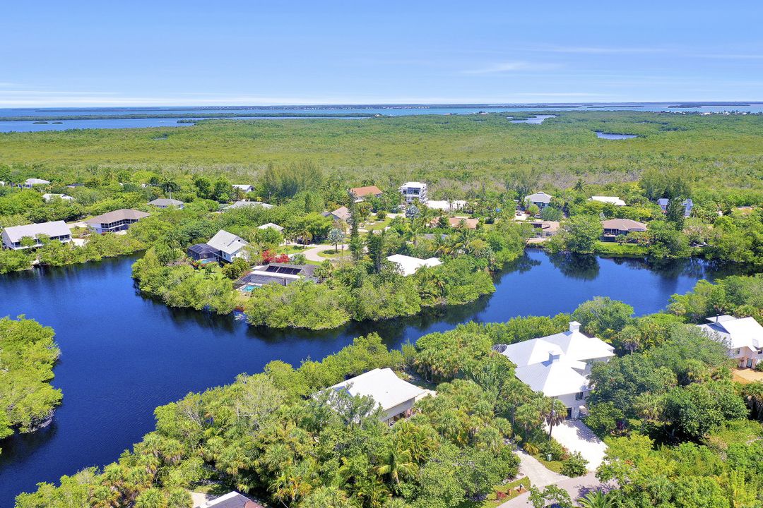 9455 Beverly Ln, Sanibel, FL 33957