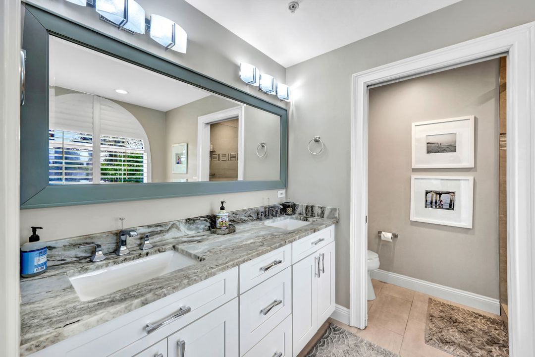 431 4th Ave S, Naples, FL 34102