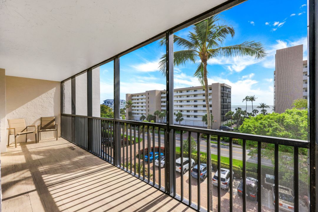 10482 Gulf Shore Dr #231, Naples, FL 34108