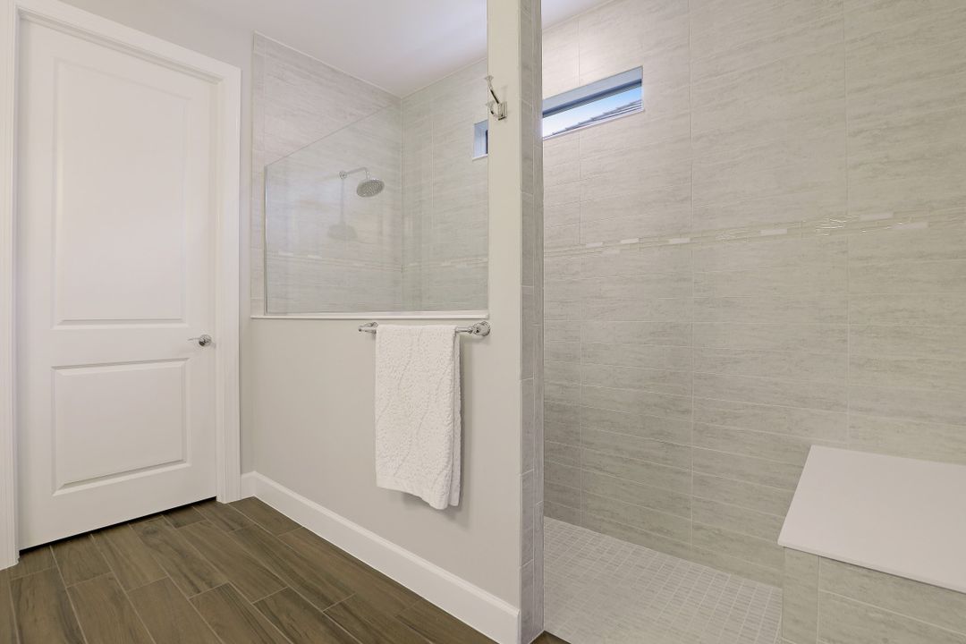 19332 Aqua Shore Dr, Fort Myers, FL 33913