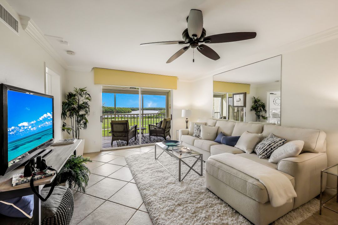 320 Horse Creek Dr #203, Naples, FL 34110