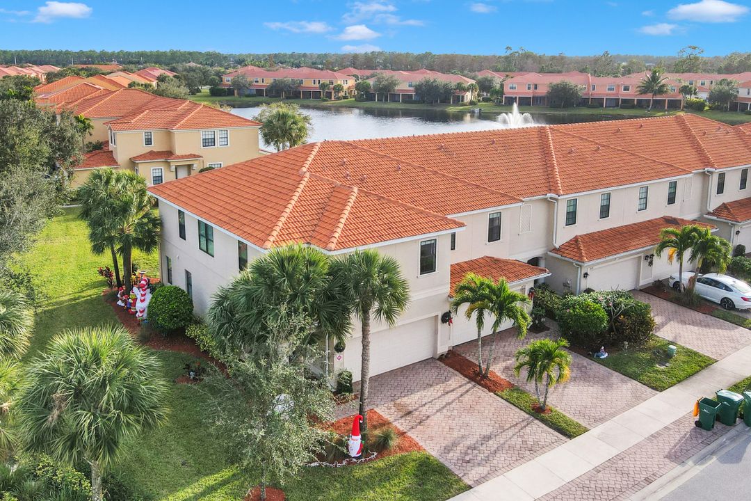 15571 Summit Pl Cir, Naples, FL 34119