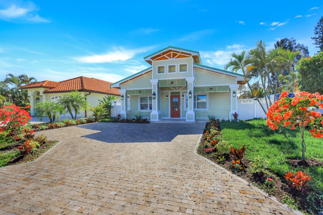 648 100th Ave N, Naples, FL 34108