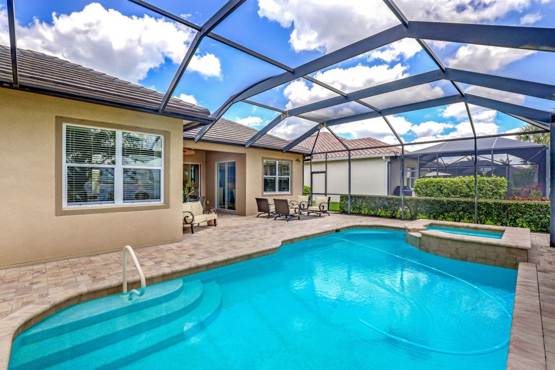 9415 Quarry Dr, Naples, FL 34120