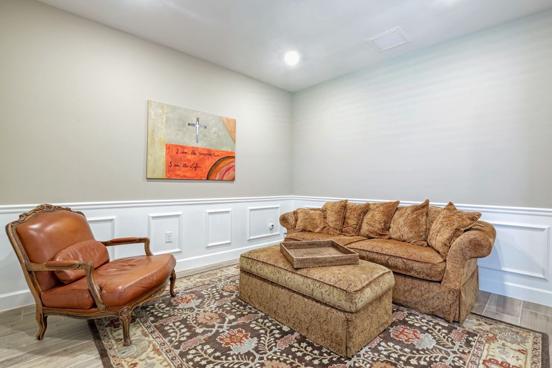 9373 Surfbird Ct, Naples, FL 34120