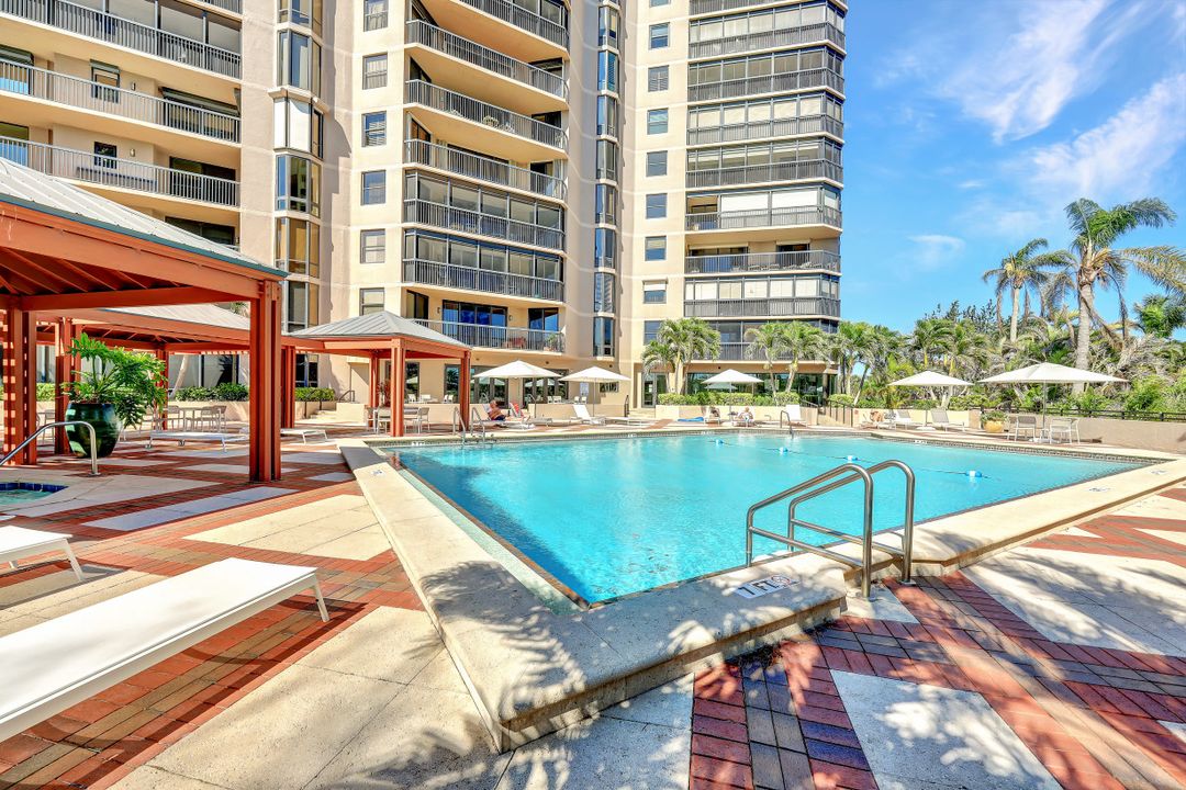 6075 Pelican Bay Blvd #406, Naples, FL 34108