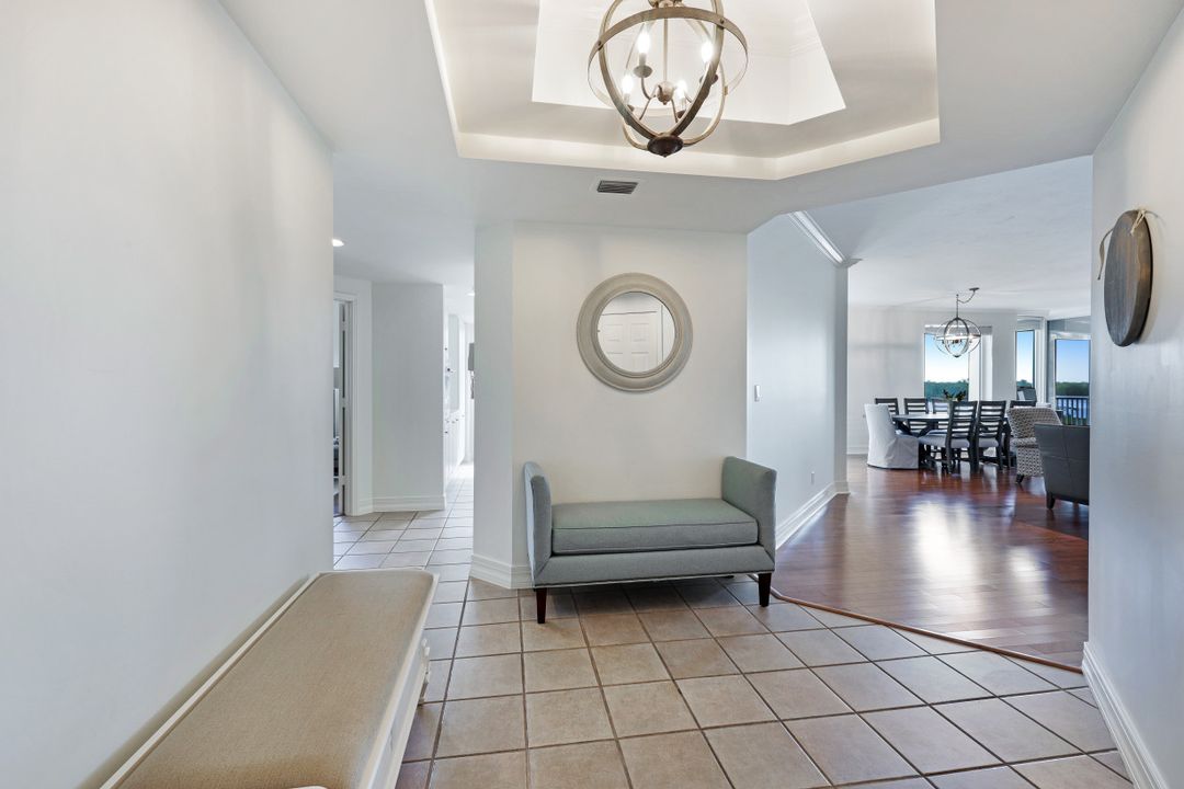 445 Dockside Dr ##201, Naples, FL 34110