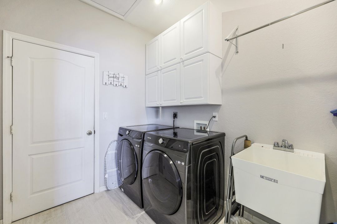 2715 El Dorado Pkwy W, Cape Coral, FL 33914