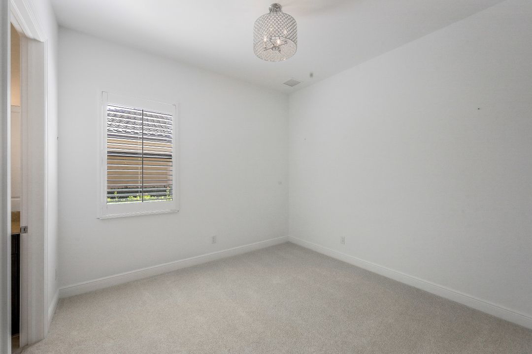 4098 Raffia Dr, Naples, FL 34119