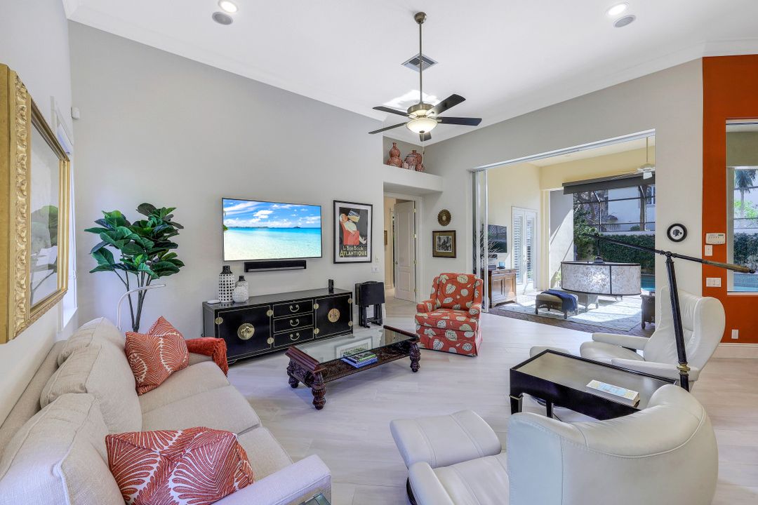 963 Barcarmil Way, Naples, FL 34110