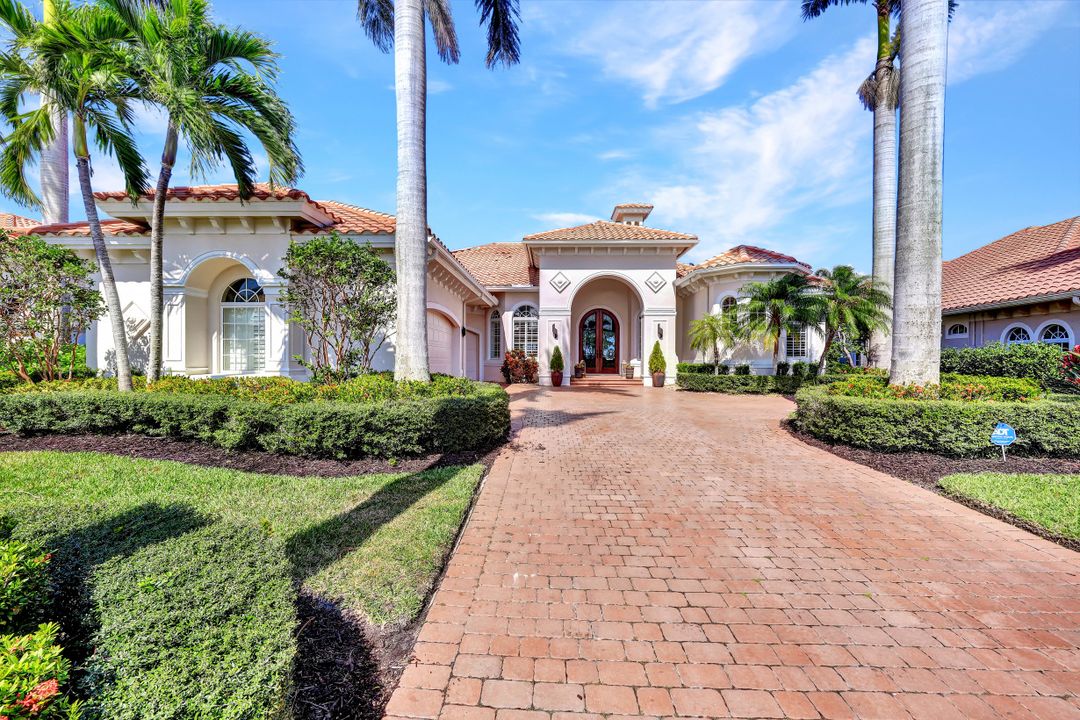 18020 Via Bellamare Ln, Miromar Lakes, FL 33913