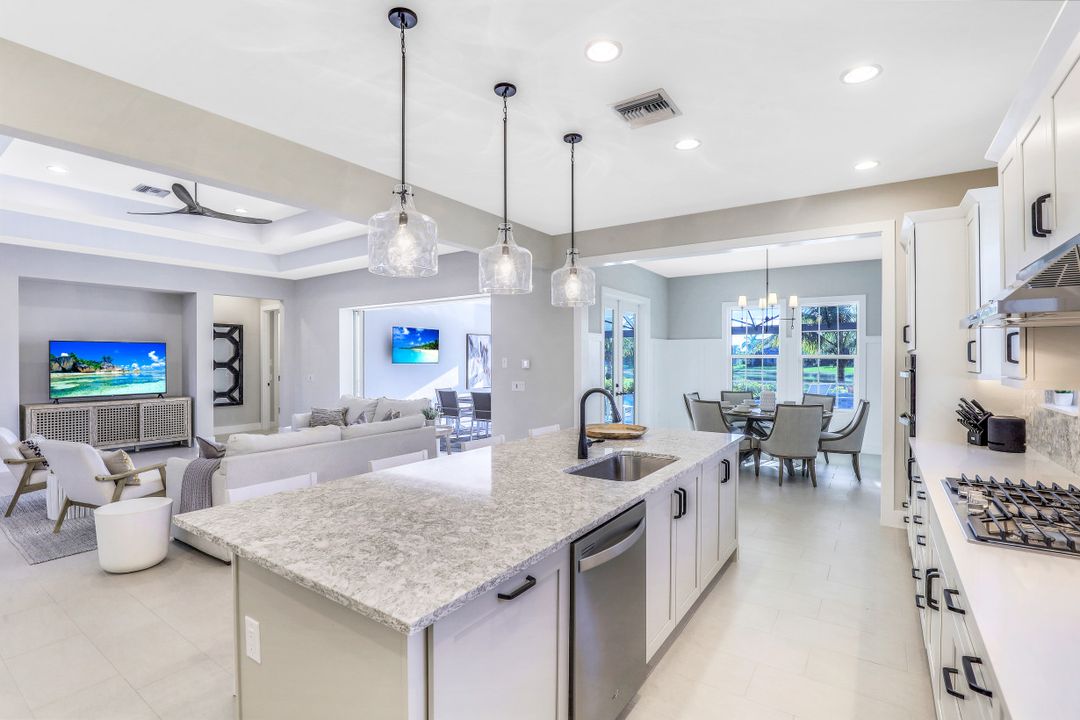 3224 Cotuit Ln, Naples, FL 34114