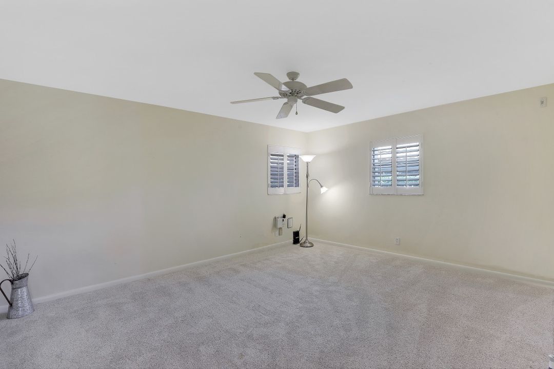 222 Harbour Dr #104, Naples, FL 34103