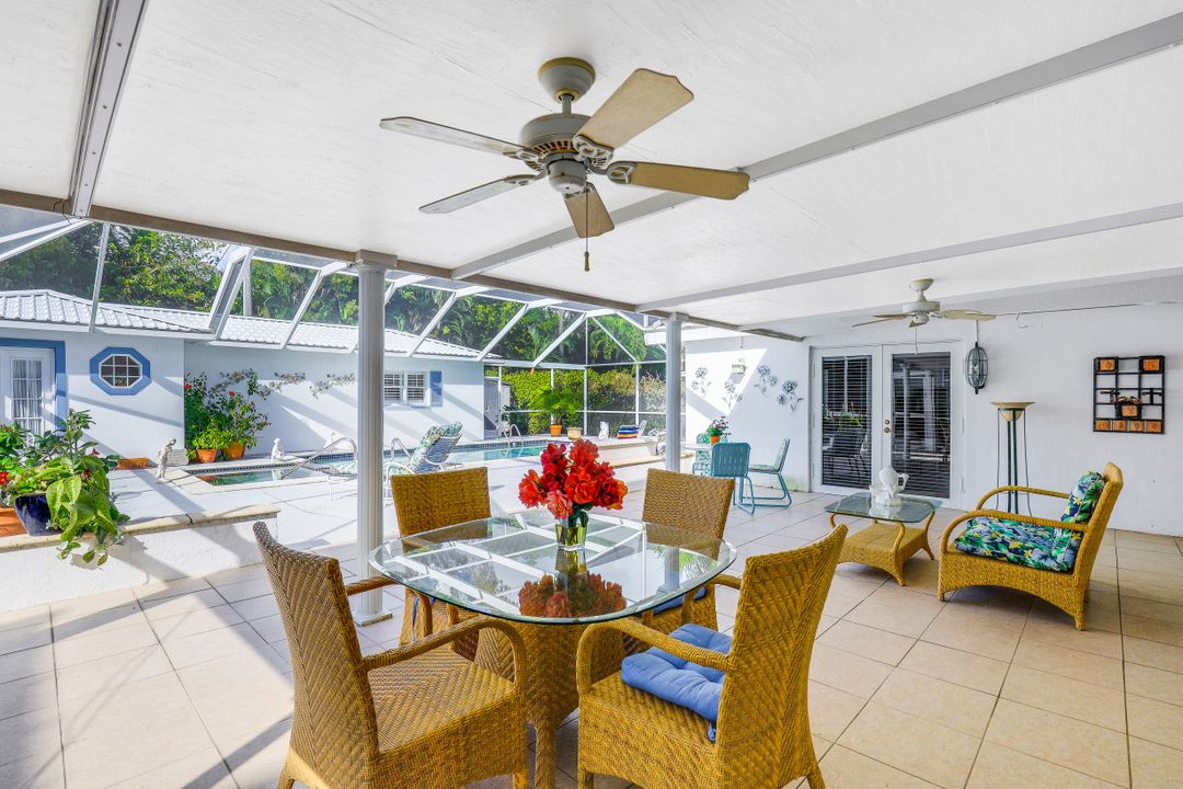 349 2nd Ave N, Naples, FL 34102