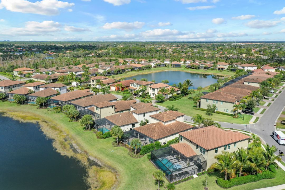 4714 Formosa Dr, Naples, FL 34119