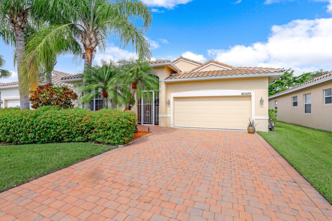 20229 Castlemaine Ave, Estero, FL 33928