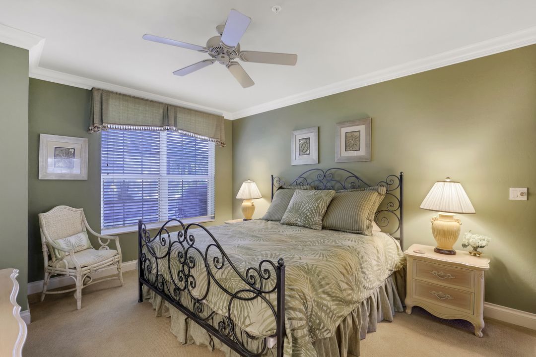 158 Colonade Cir, Naples, FL 34103