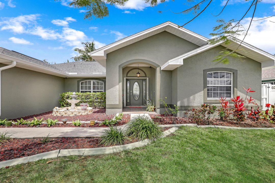 415 SE 17th St, Cape Coral, FL 33990