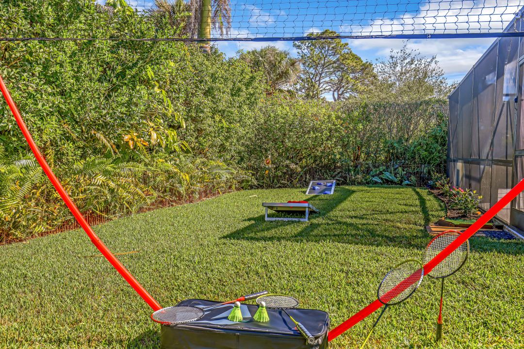 4459 Parrot Ave, Naples, FL 34104