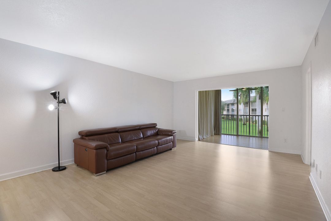 5467 Rattlesnake Hammock Rd #208C, Naples, FL 34113