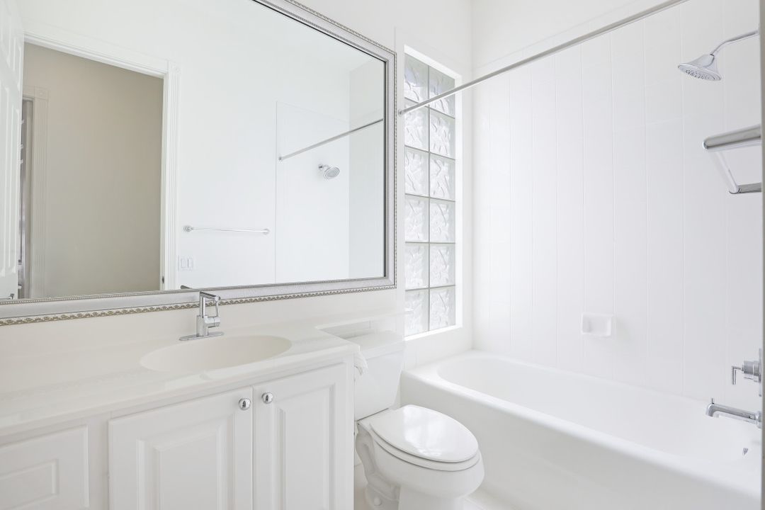 2938 Gilford Way, Naples, FL 34119