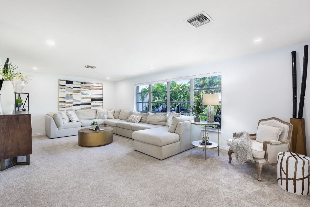 2150 Shad Ct, Naples, FL 34102