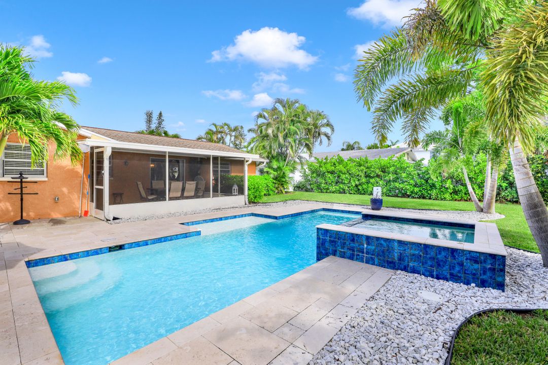 580 105th Ave N, Naples, FL 34108