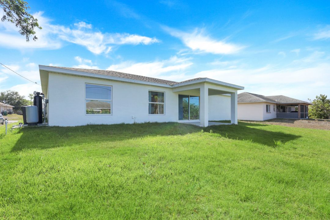 2604 NE 5th Ave, Cape Coral, FL 33909