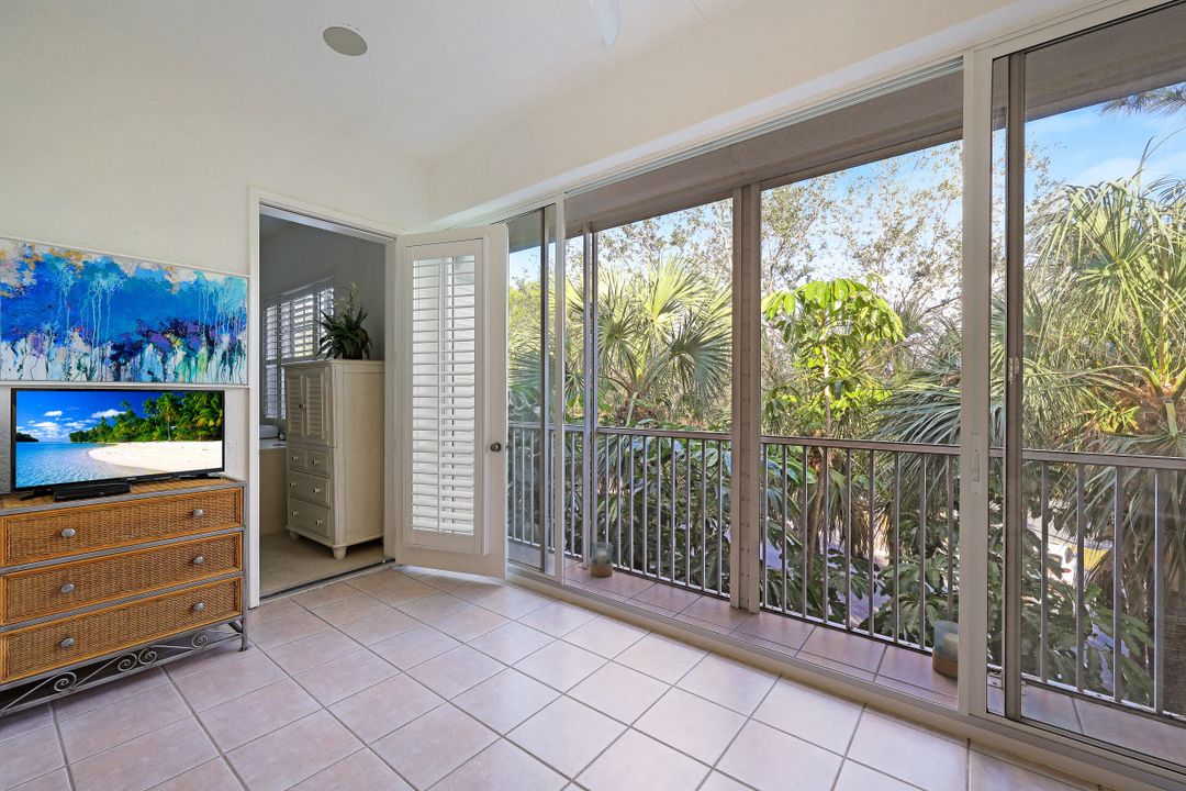 790 Bentwater Cir #203, Naples, FL 34108