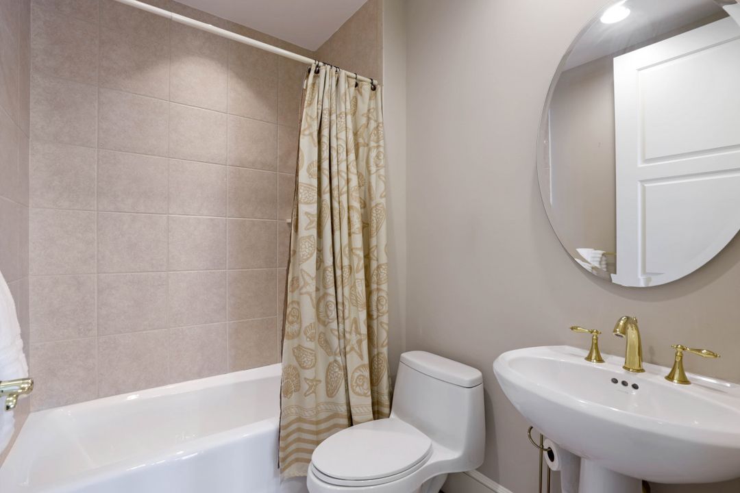 900 5th Ave S #301, Naples, FL 34102