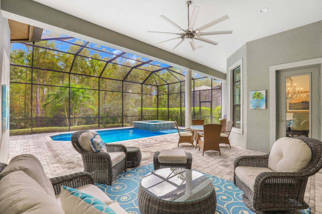 7497 Lantana Cir, Naples, FL 34119