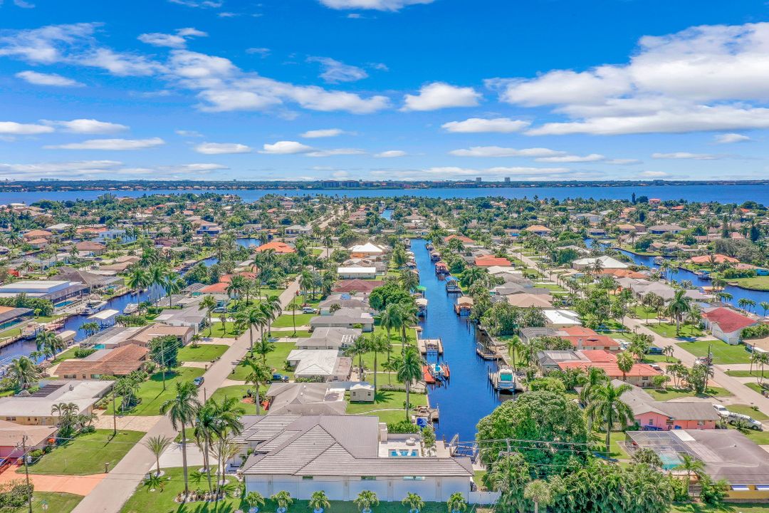 5302 Malaluka Ct, Cape Coral, FL 33904