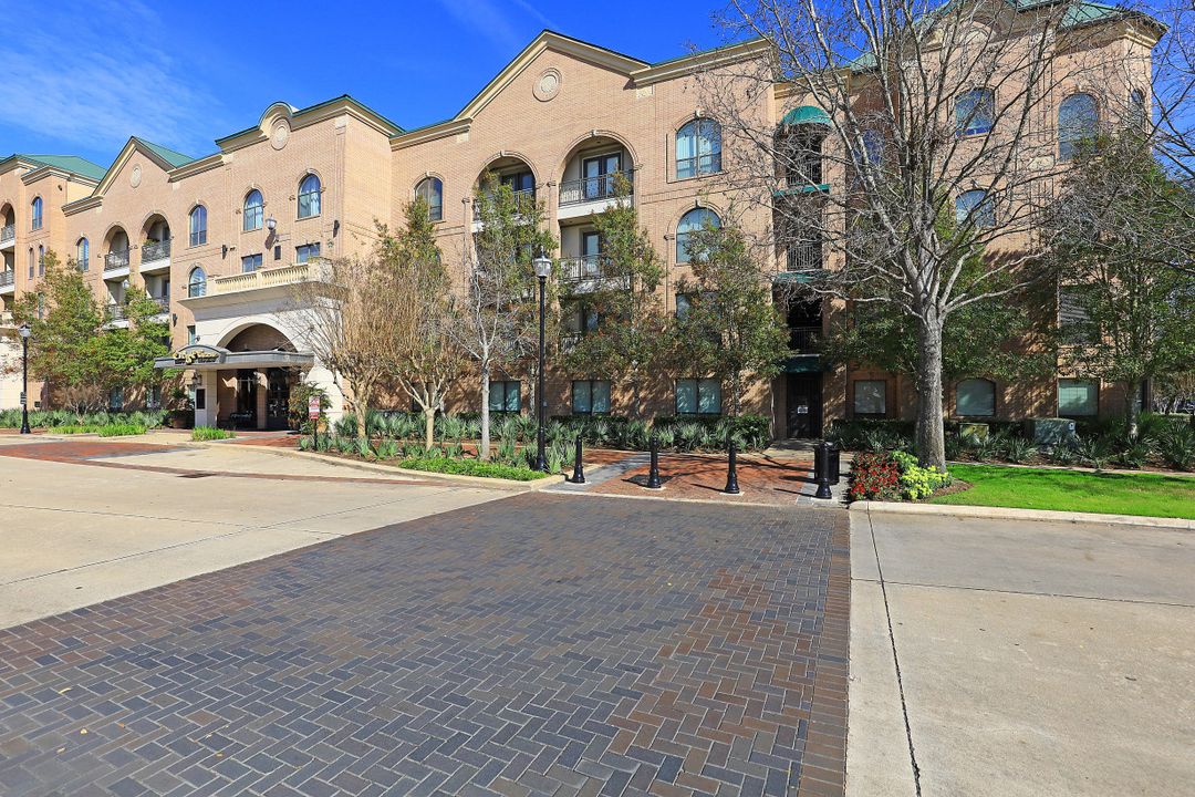 2299 Lone Star Dr, Sugar Land, TX 77479