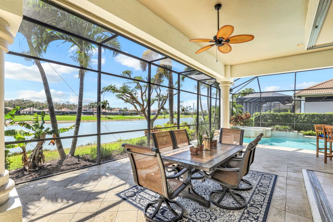 5958 Amberwood Dr, Naples, FL 34110