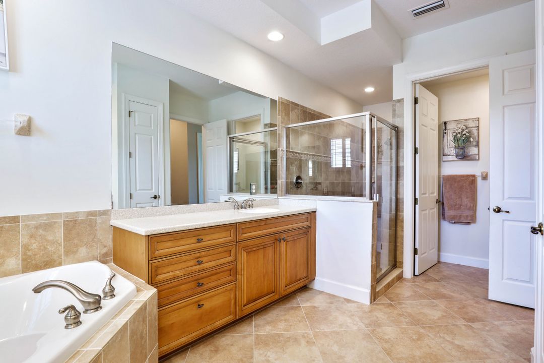 9208 Quartz Ln #4-202, Naples, FL 34120