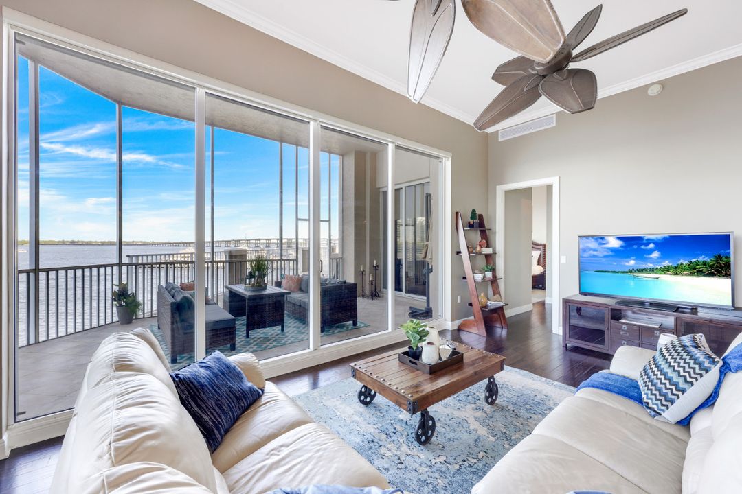 2104 W First St #301, Fort Myers, FL 33901