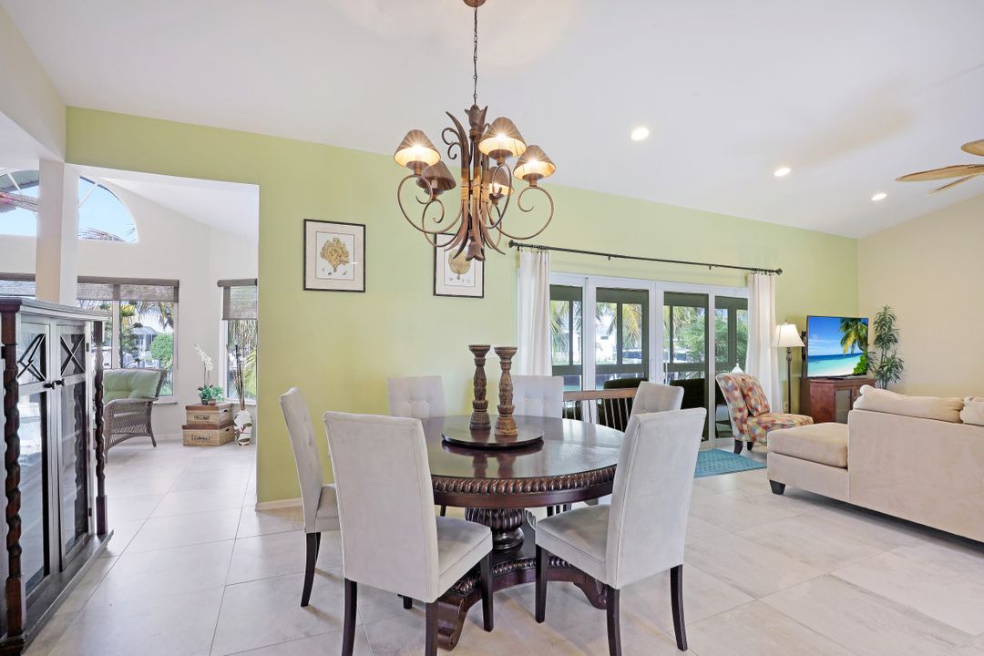 448 Parkhouse Ct, Marco Island, FL 34145