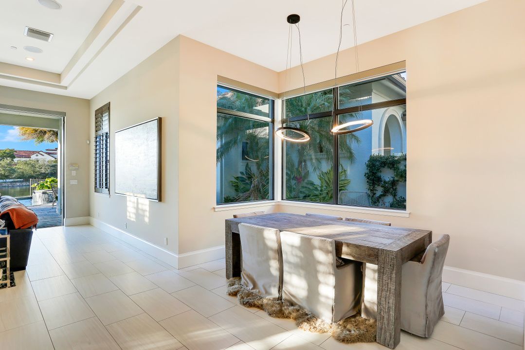 16428 Talis Park Dr, Naples, FL 34110