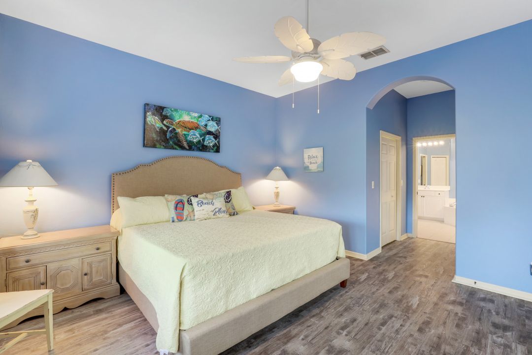 12651 Fox Ridge Dr, Bonita Springs, FL 34135