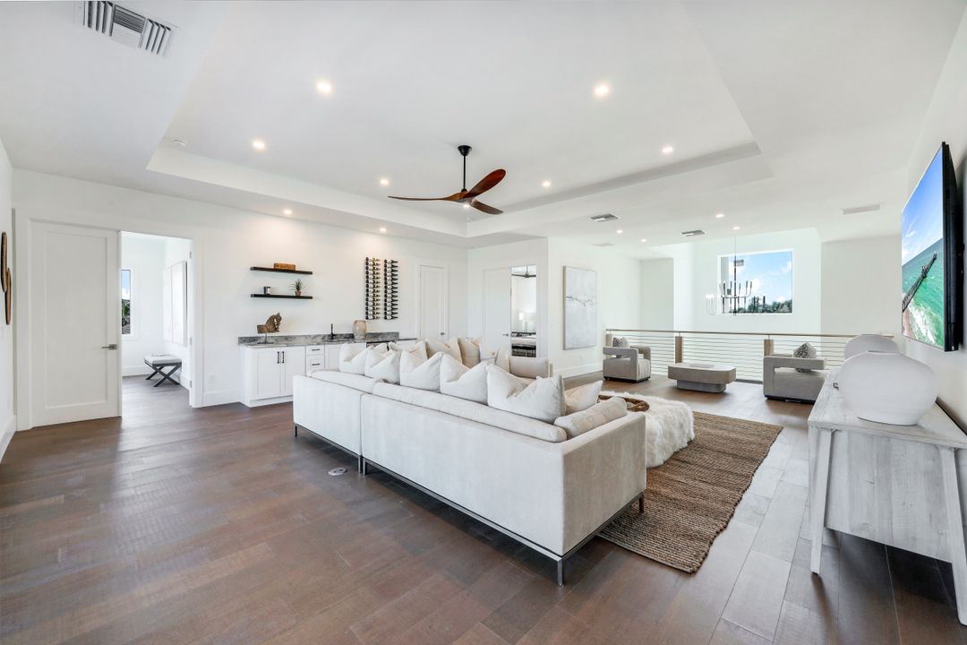 469 Germain Ave, Naples, FL 34108