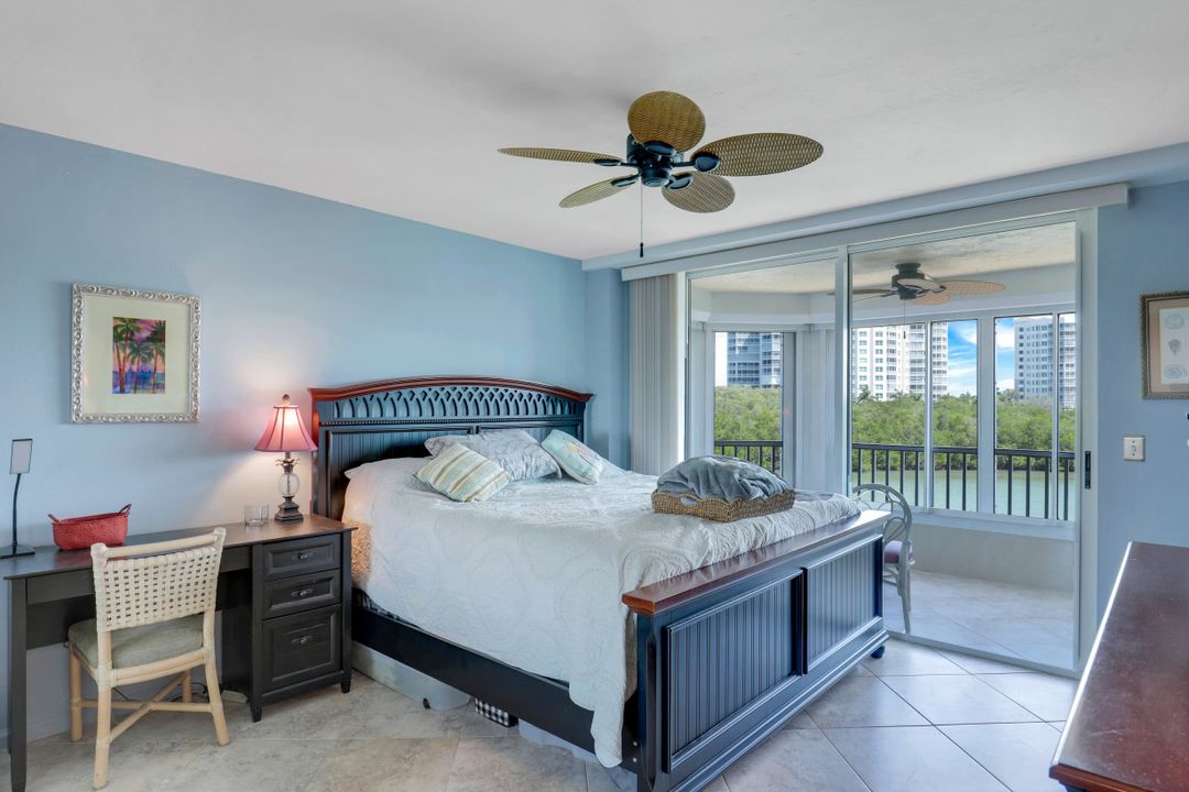 25 Bluebill Ave #201, Naples, FL 34108