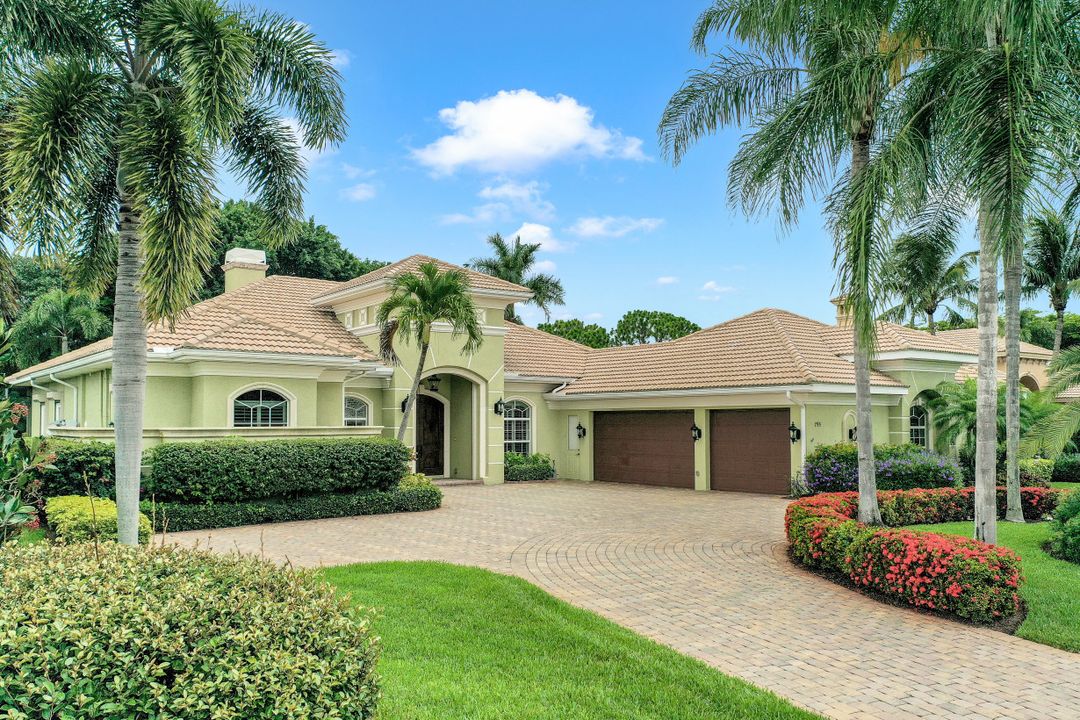 795 Brentwood Point, Naples, FL 34110