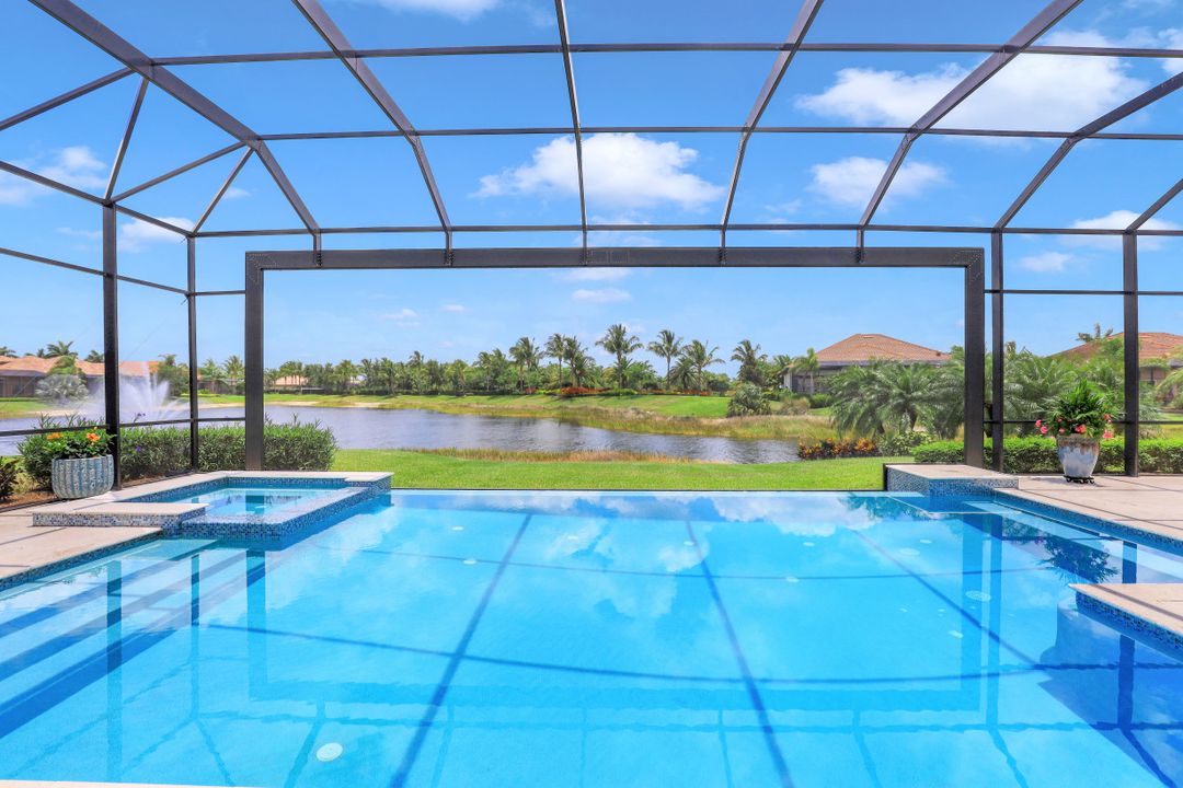 6587 Barbera Ln, Naples, FL 34113