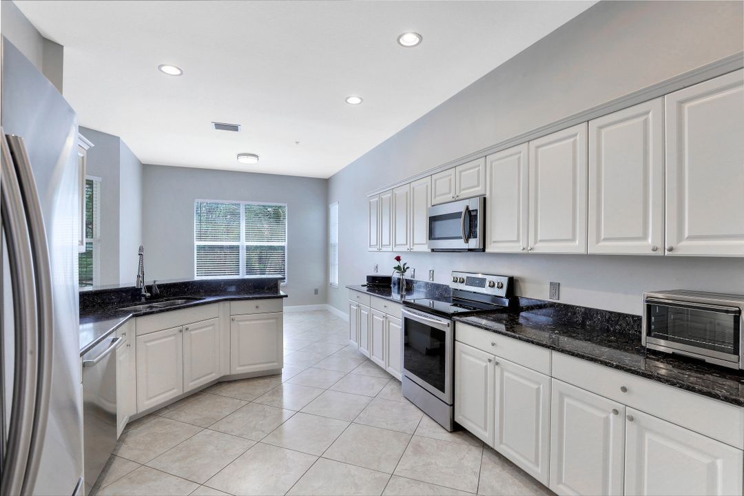 7874 Clemson St #202, Naples, FL 34104