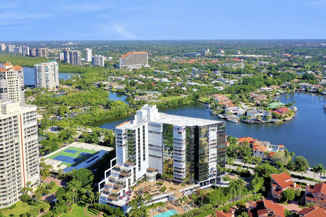 4751 Gulf Shore Blvd N, Naples, FL 34103